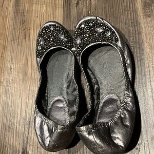 Ladies Ballet slippers.  Gray/silver. Size 9.